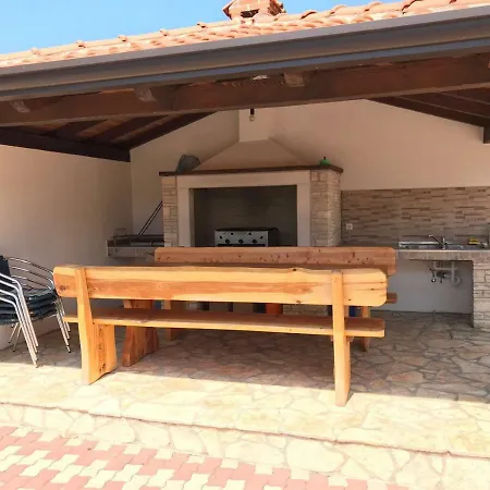 Gostinjska kuća Pejo 3*
